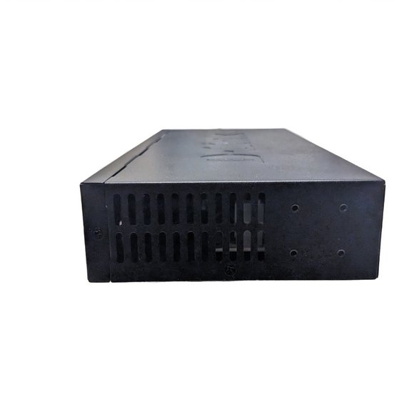 D-Link GigaExpress DGS-1016D Rackmountable 16 Port Switch 10/100/1000 Mbps - Picture 7 of 11